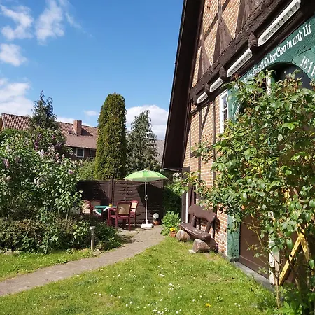Apartment In Mit Garten, Grill Und Terrasse